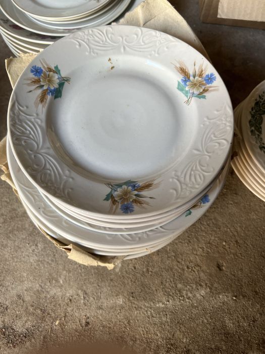 Посуда , тарелки,чашки,супница