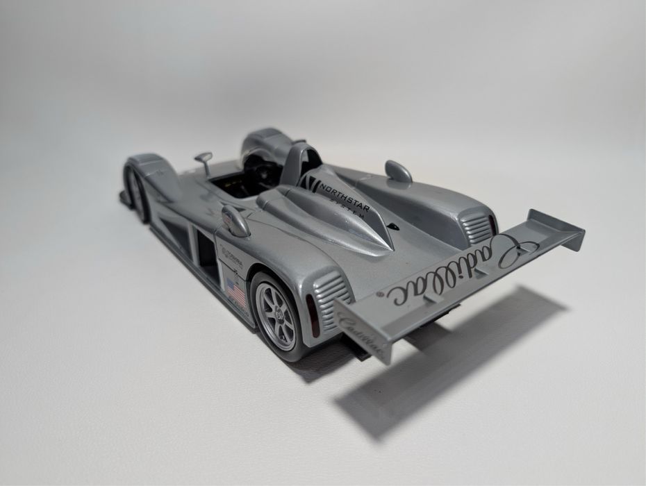 Macheta Hot Wheels 1:18, 2001 Cadillac LMP