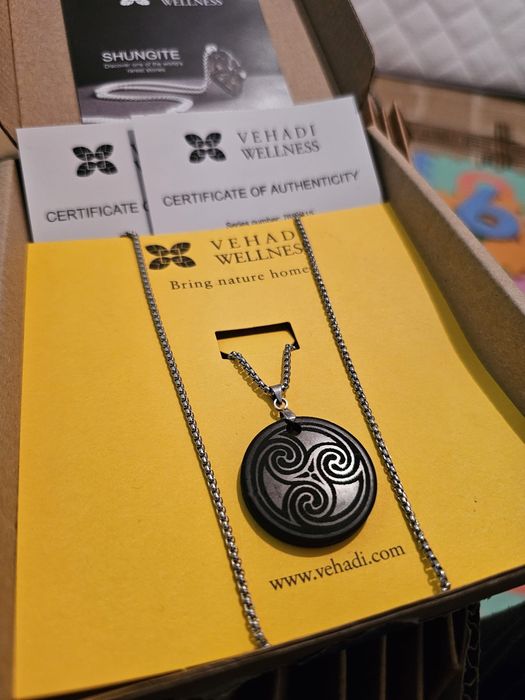 НОВИ НА ЕДРО ! Медальони от шунгит !