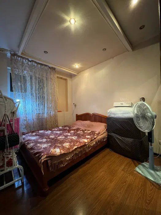 Продам 2 комнатная квартира метро Буюк Ипак Йули.Максим Горький.Центр