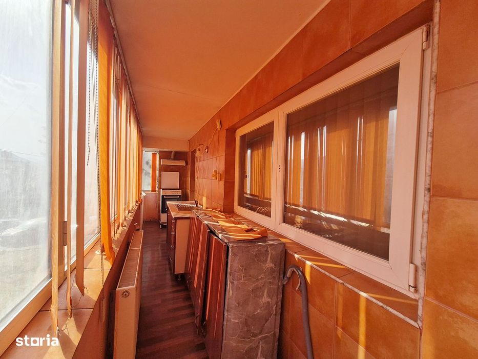 Apartament cu 3 camere, etaj 1, decomandat, zona 1 Mai