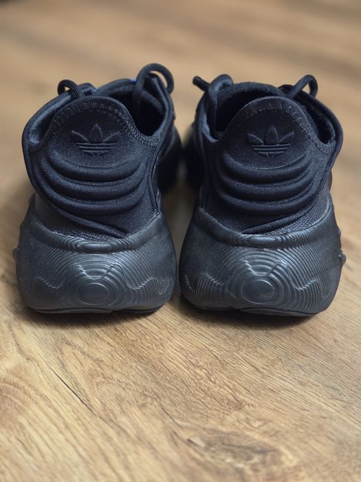 Маратонки Adidas – №38
Продавам оригинални маратонки Adidas, номер 38.