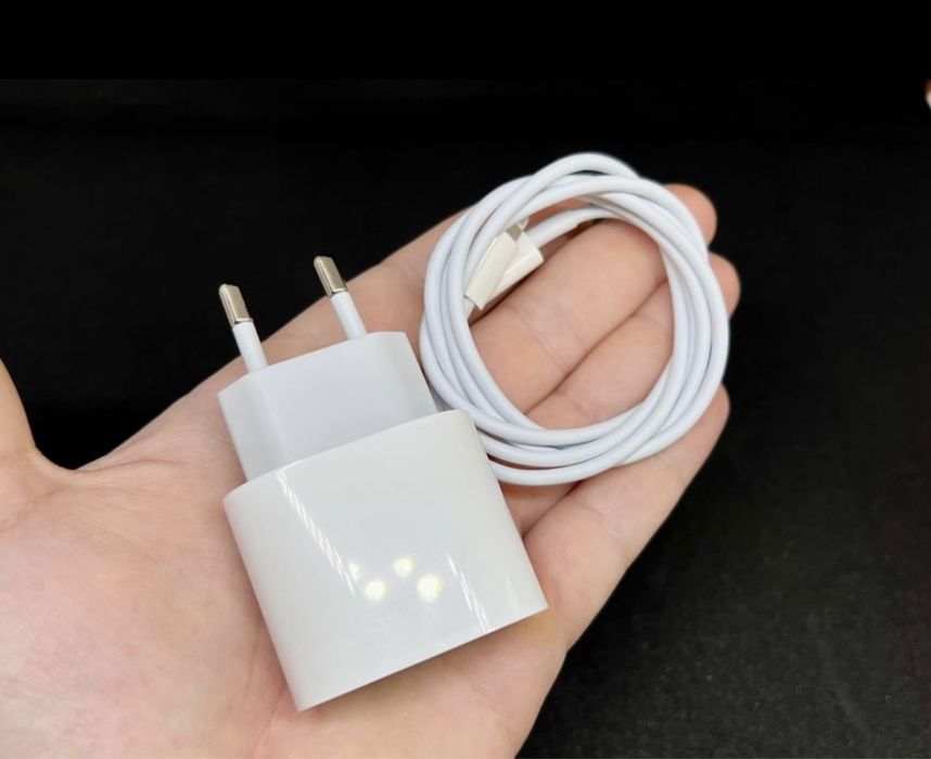 ОРИГИНАЛНО fast charge зарядно за iPhone, КОМПЛЕКТ вкл. кабел!