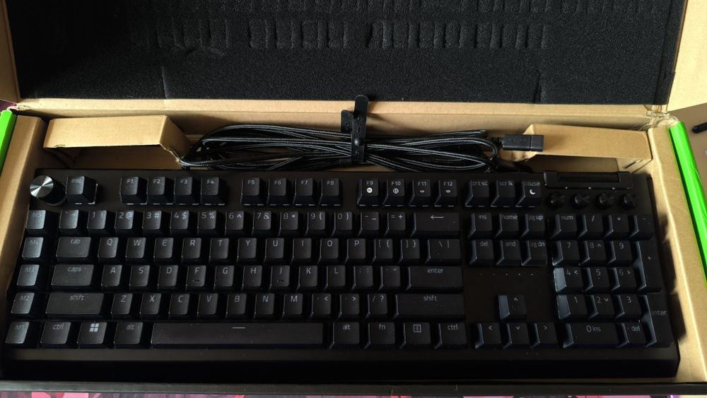 Клавиатура Razer black widow v4 pro 100%