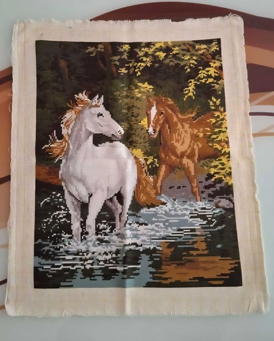 Гоблен "Коне в Реката"