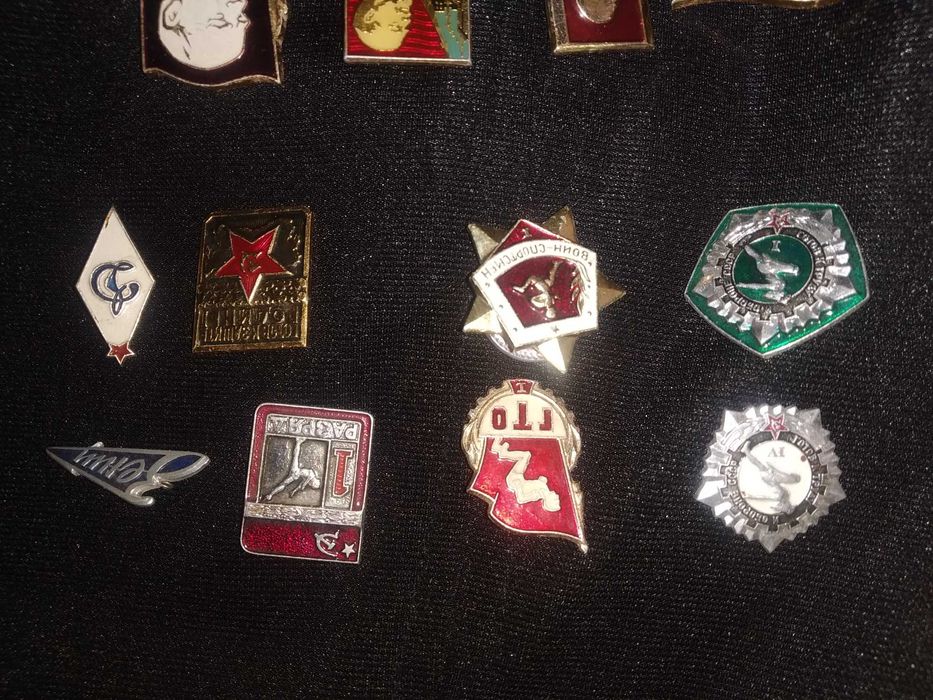 Значки спортивные и юбилейные советские