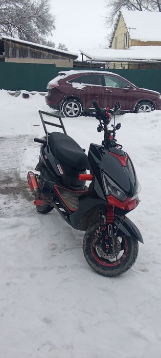 Продам м8 Лия срочно