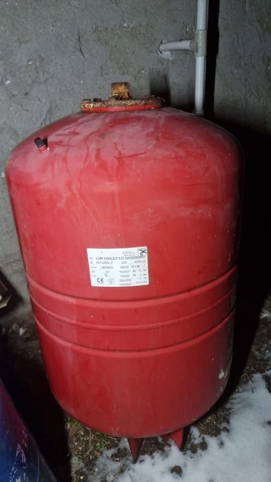 Vând vas expansiune