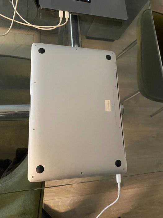 MacBook Air M1 13” 2020 | 97% baterie | 102 cicluri | stare foarte bună