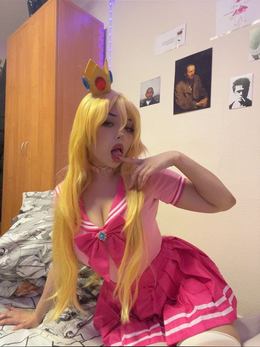 Косплей «Принцесса Пич»