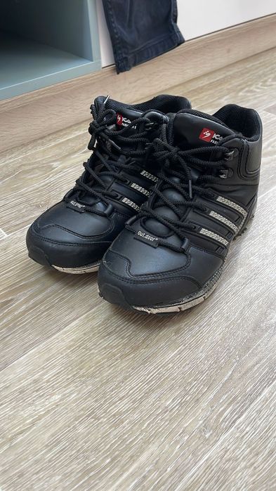 Кроссовки зимние черные