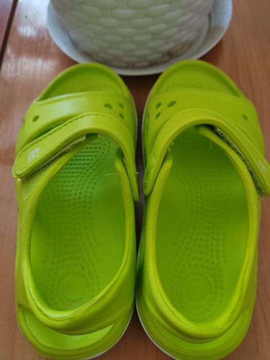 Пляжные сандалии