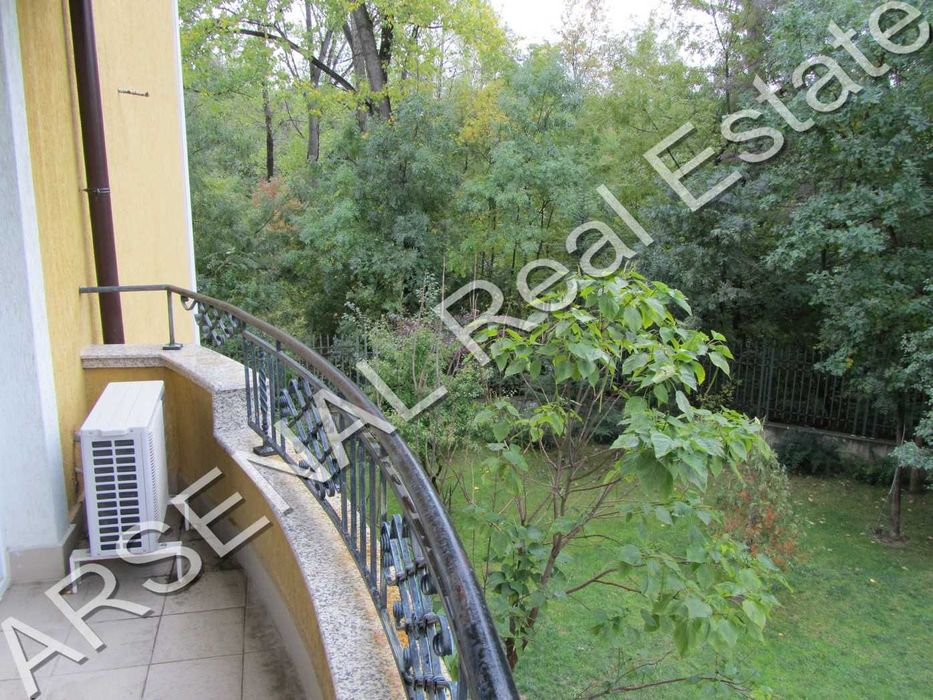 Много хубав, цветен 3-стаен апартамент под наем, кв.Кръстова вада