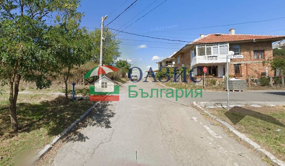 парцел УПИ в Тънково 743 кв. м, височина на застрояване 10 м.