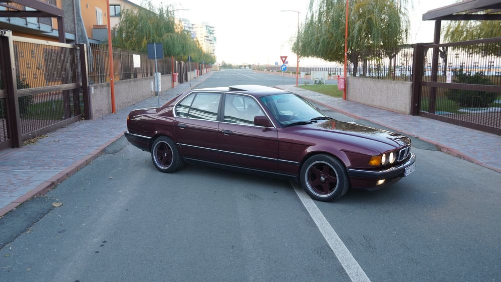 BMW 750 iL V12, 300cp, an fabricatie 1988 istoric absolut impecabil