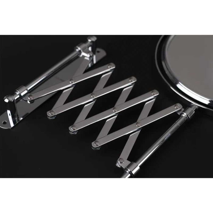 Удобное и практичное зеркало с лупой на пружинном держателе