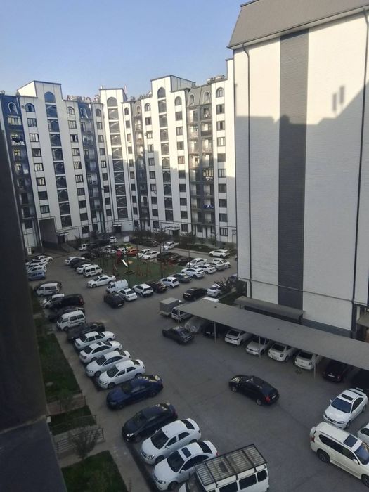 Навстройка уй сотилади янги ремонт килинган