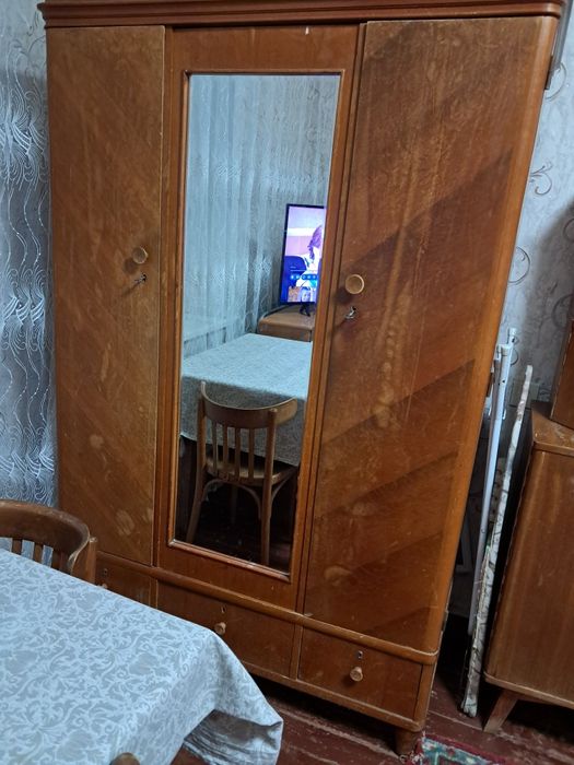 Продаётся старинная мебель