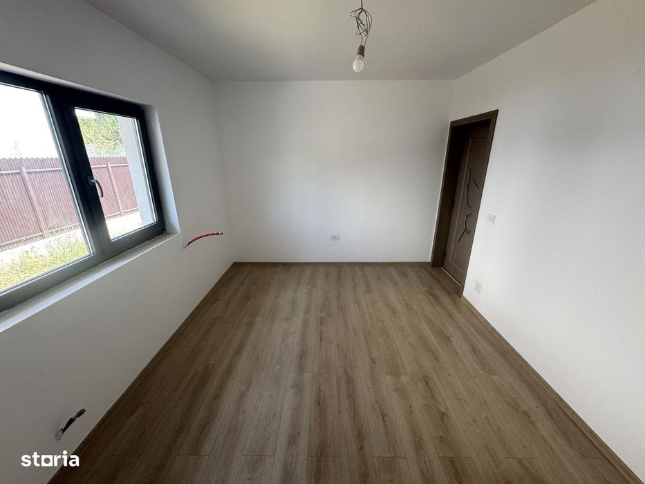 BECI! ASFALT! CANALIZARE! Casa 4 camere, Bucium-Visan