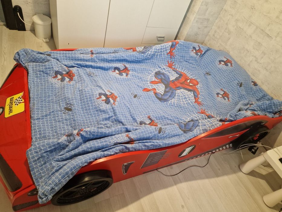 Легло под формата на кола