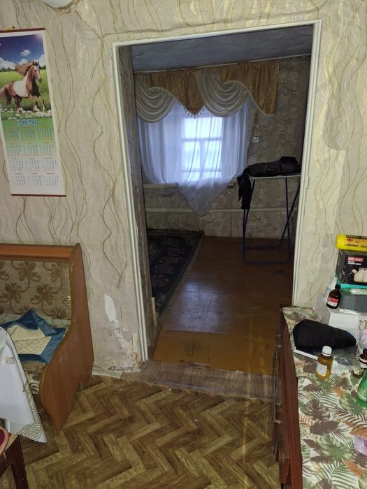 Продам земельный участок  старым домом