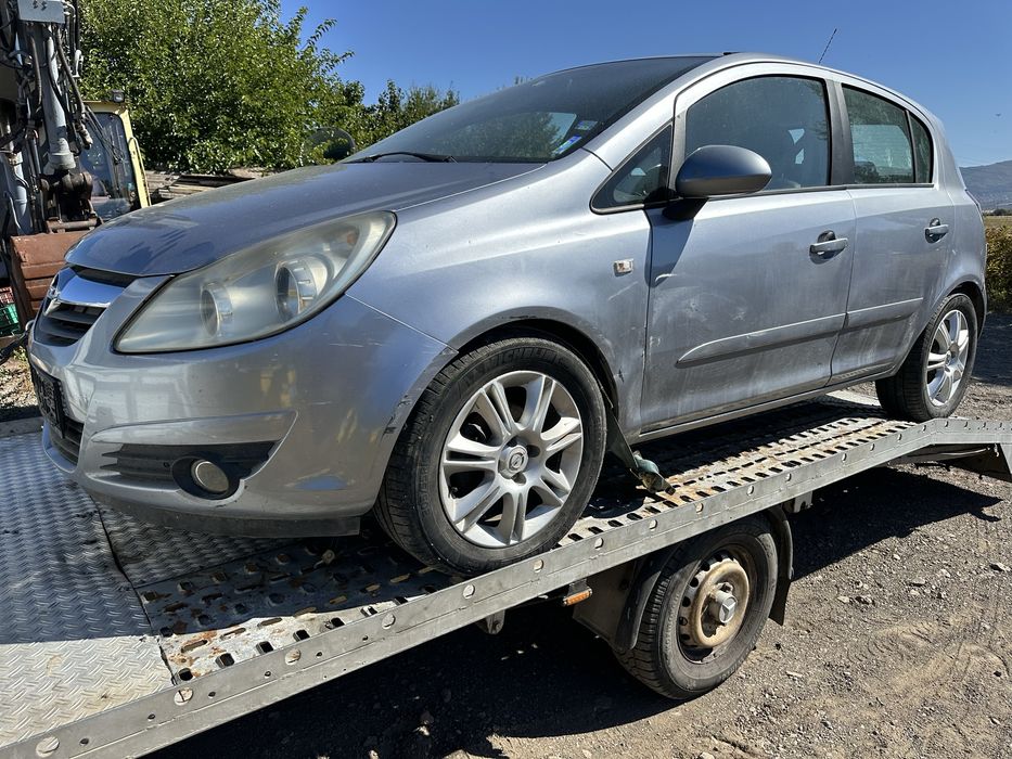 Opel Corsa D 1.4i на части