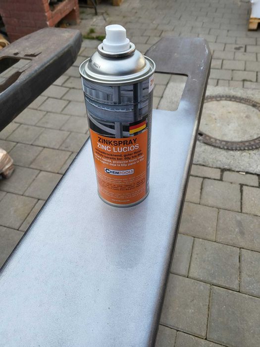 Spray bronz cu vopsea rezistenta +300 grade.Spray zinc lucios.Spray vopsea zinc pentru retus sau grund zinc spray anti rugina