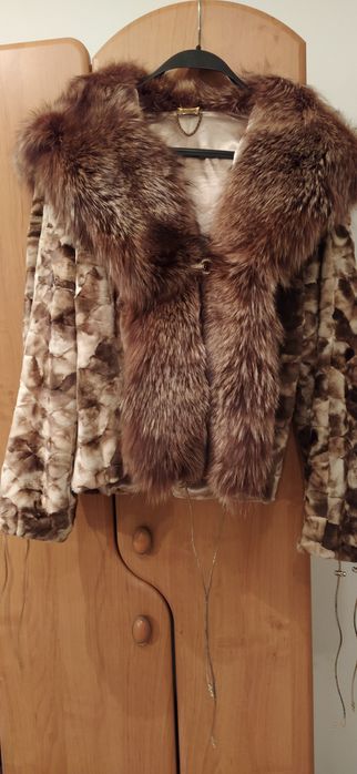 Vând haina de blana noua