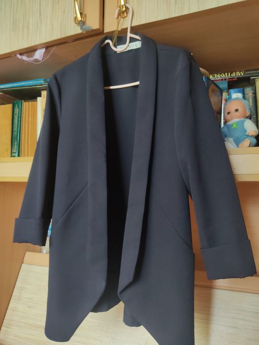 Продам пиджак для девочки