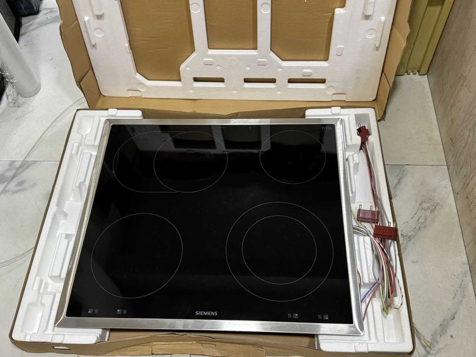 Стъклокерамичен плот Siemens EA645GN17 – нов