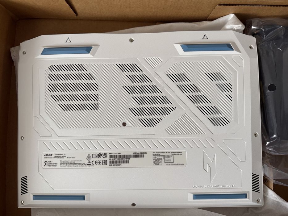 Acer Nitro V14 White Ryzen 7 8845HS RTX4050 6G 16/512 DDR5 2 zile powr