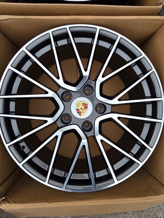 Jante noi Porsche Cayene R20 intr-o latime