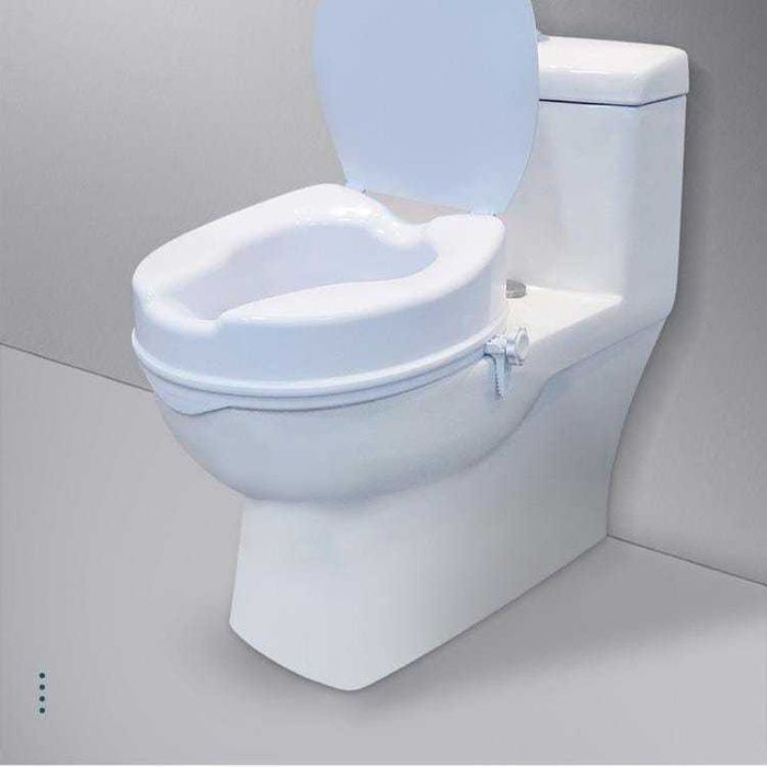 Накладка  на унитаз (насадка) (с откидной крышкой)