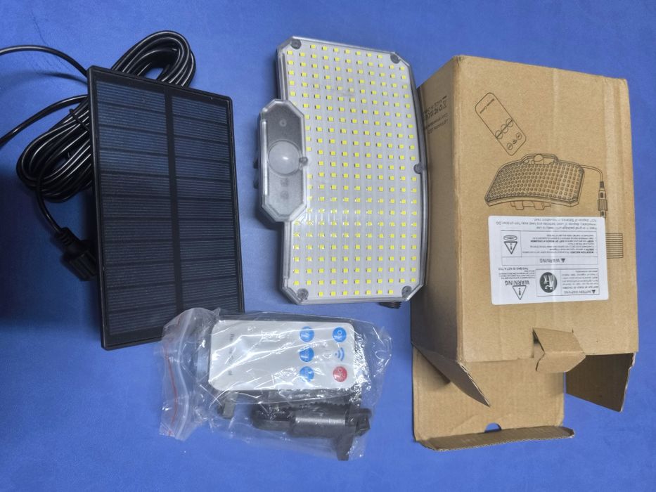 Lampă solară LED 234 cu senzor mișcare + telecomandă