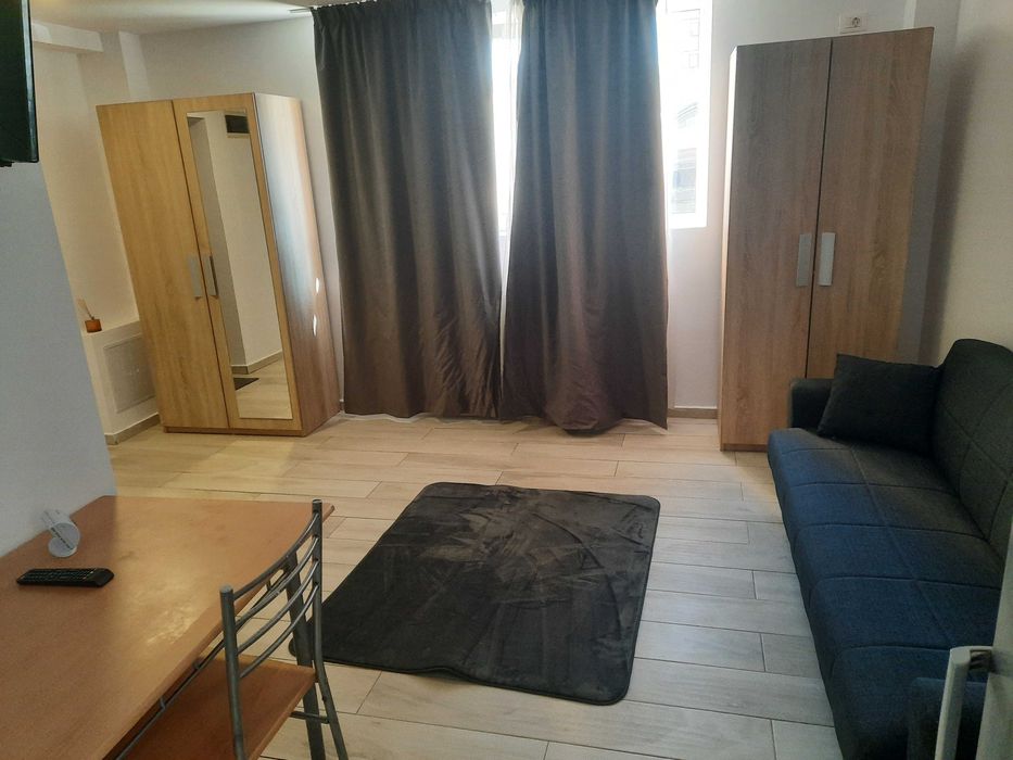 Inchiriez garsoniera Militari Residence