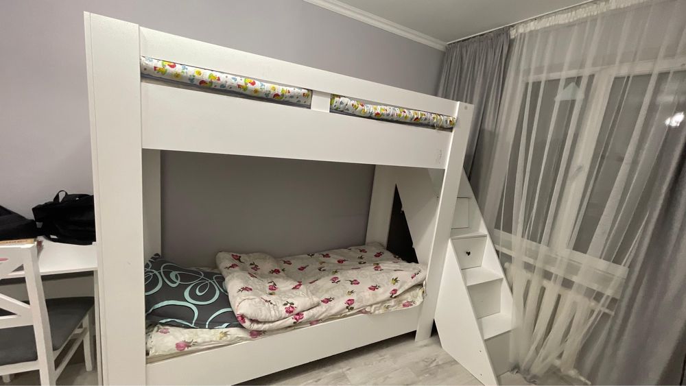 двухяростный кровать