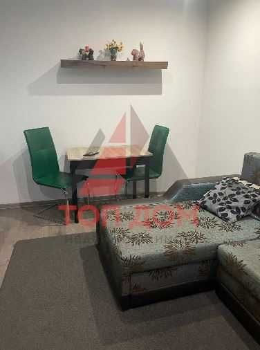 Дава се под наем Двустаен апартамент в Варна, м-т Пчелина - 45 кв.м за 433.5 € - Снимка #1