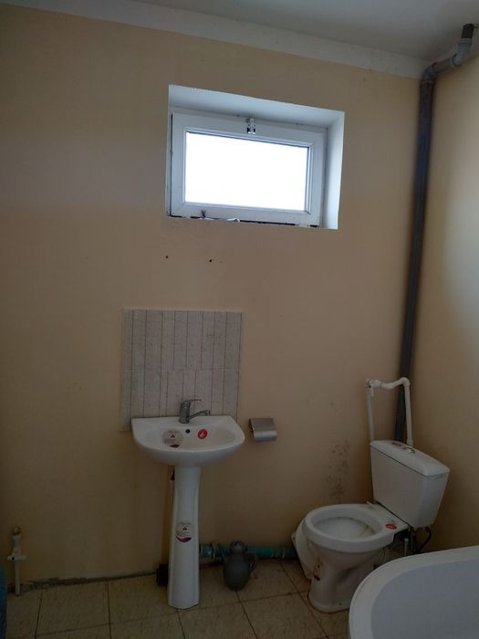 Uy sotiladi manzil Farg'ona shaxar mindanobod moshina bozori oldida