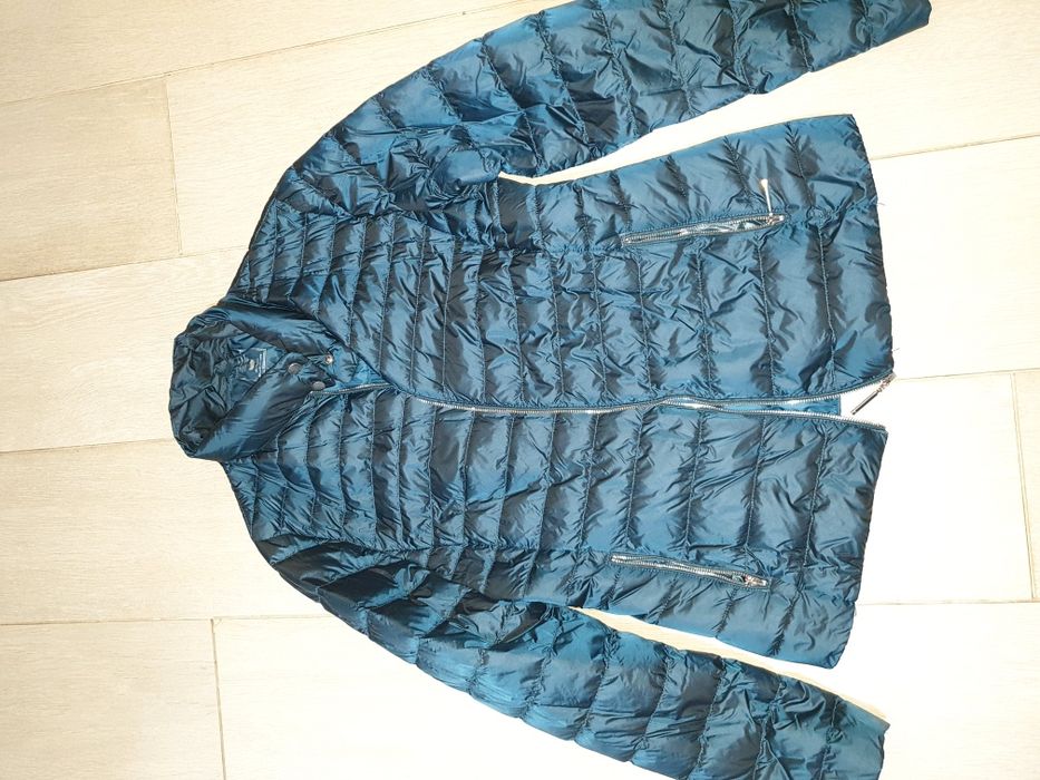 Продам женские куртки