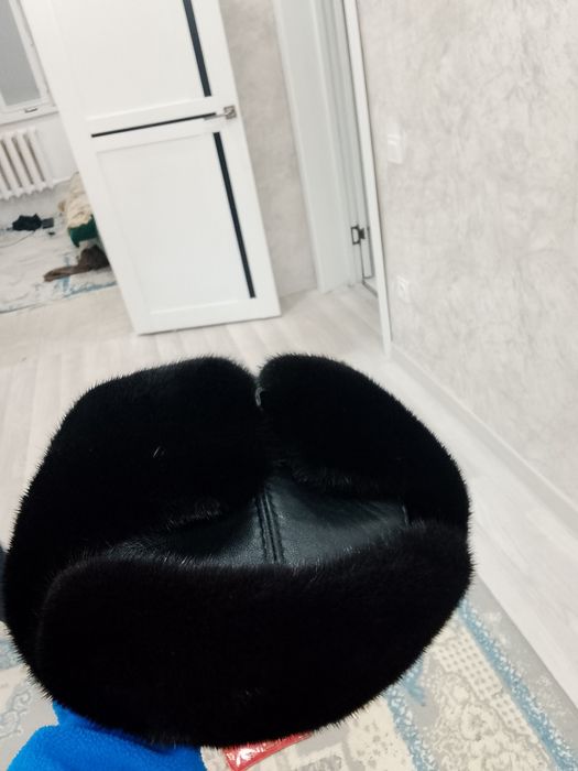 Бөрік пен кожыный куртка