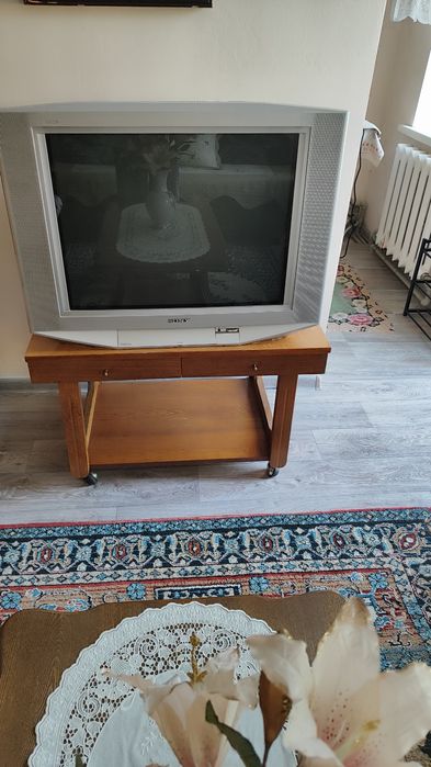 Телевизор старой модели