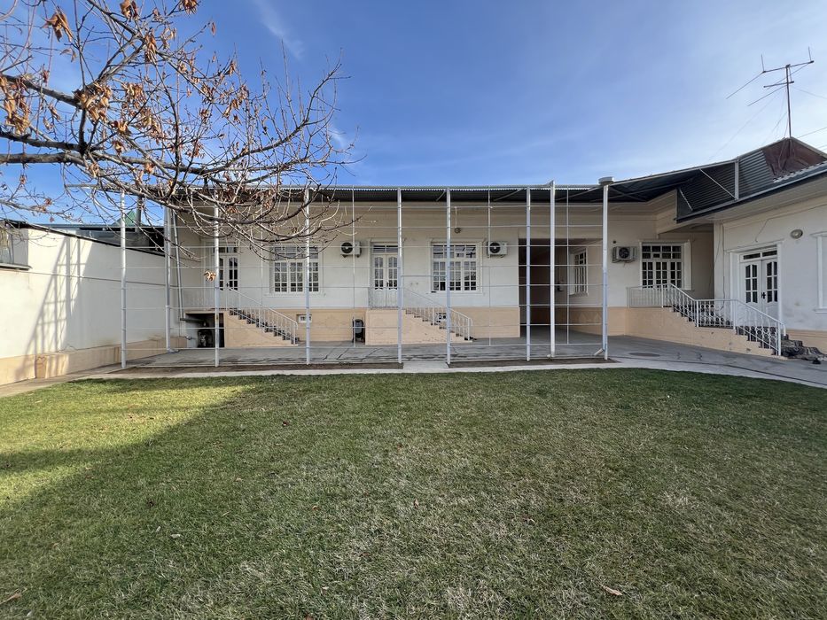 Hovli sotiladi 8,5 sotik Tokzor mahallada