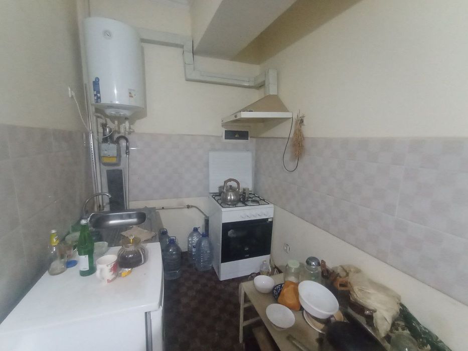 1 honalik kvartra sotiladi