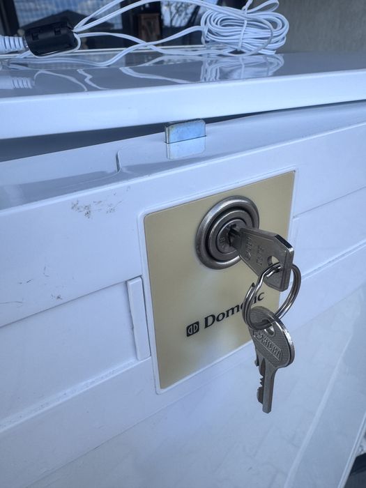 Frigidere profesionale 12 & 220 v