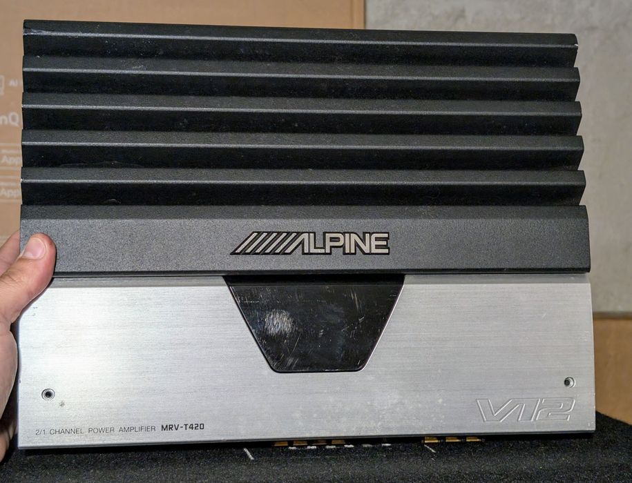 JBL Бас/Субуфер 12' с усилвател Alpine