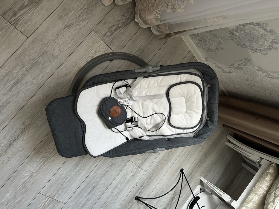 Продается шезлонг