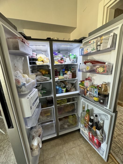 Продадим Side-by-Side холодильник Samsung RS-63R5571SL