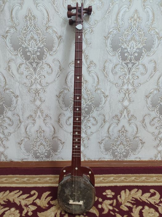Rubob sotiladi ovozi zur urganishga juda ajoyib