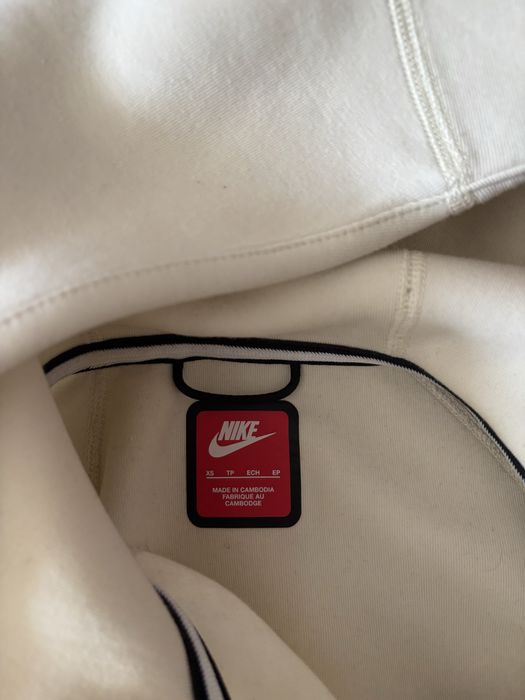 Nike Tech Fleece Beige Size XS