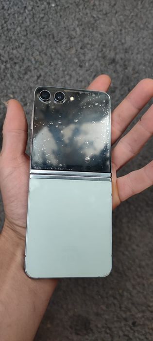 Samsung Z Flip 5